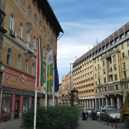 Locomotive Albergue *